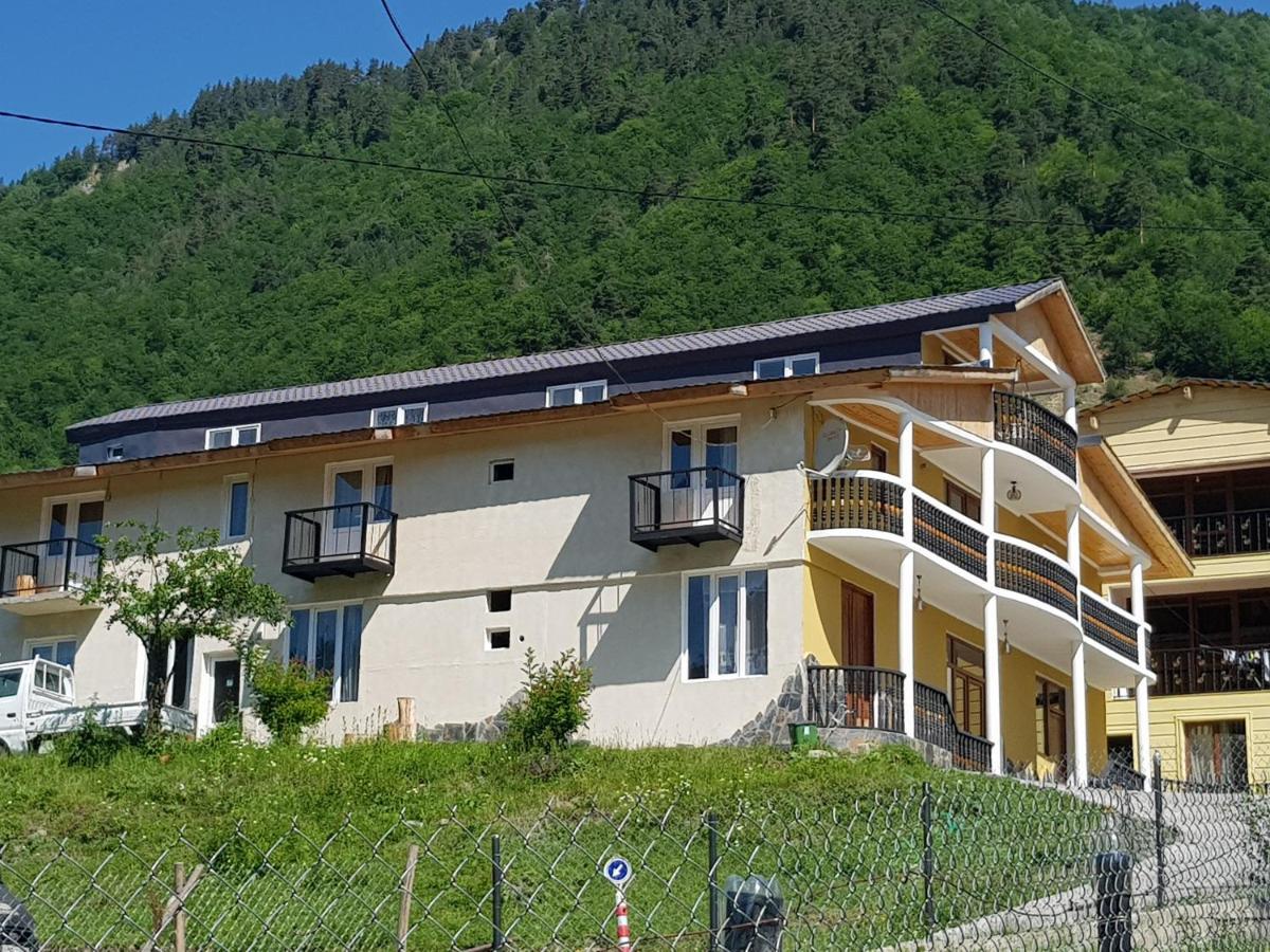 Hilltop Mestia Exteriör bild