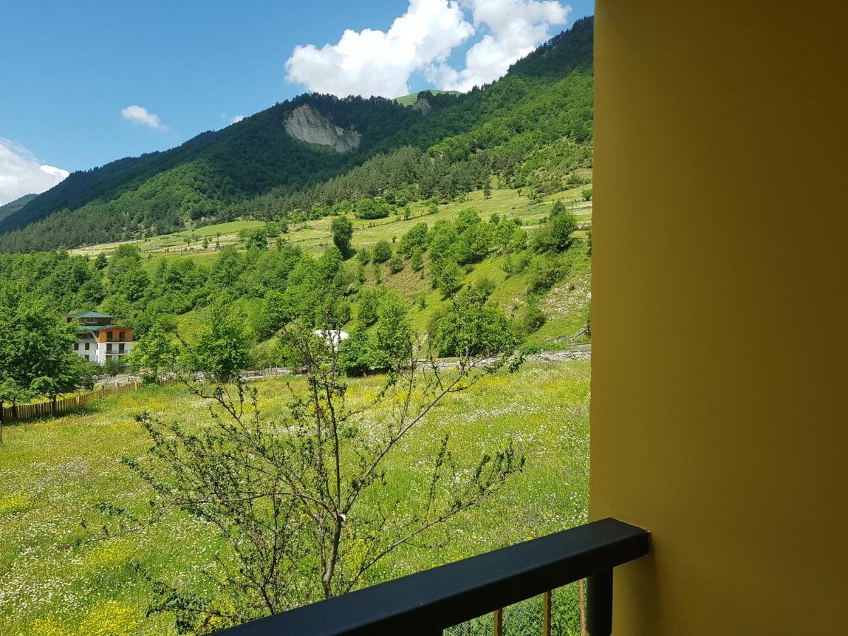 Hilltop Mestia Exteriör bild